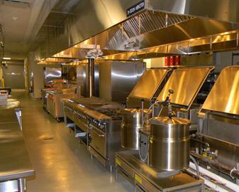 Cocina industrial en operación